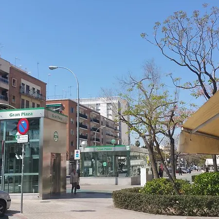 Apartamento Eduardo Dato Sevilla Buitenkant foto